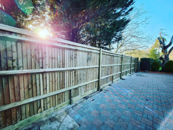 wentworth landscaping block paving closeboard fencing dusk