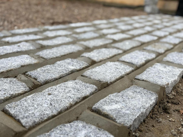 wentworth landscaping granite sett cobble laying