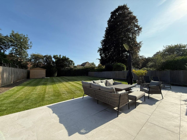 wentworth landscaping porcelain patio outdoor seating