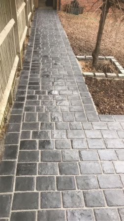 Wentworth Landscaping Dark Granite Sett Pathway Side Access