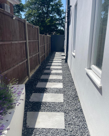 wentworth landscaping porcelain stepping stones gravel side