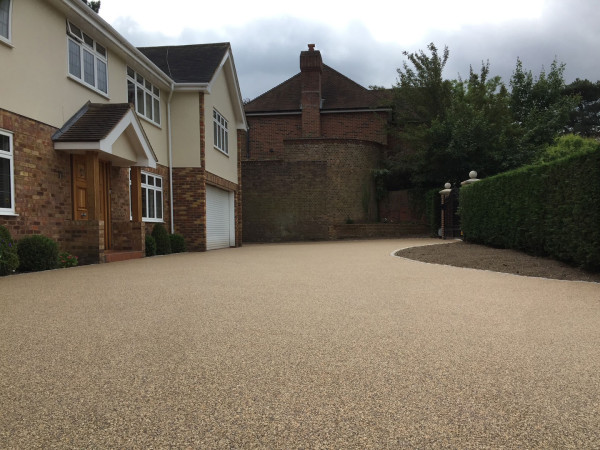 Wentworth Landscaping Resin Bound Driveway at Large Detached Home with Brick Gates