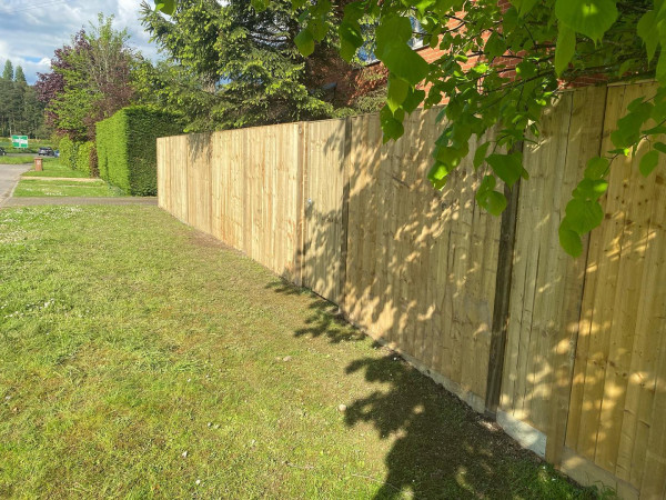 wentworth landscaping closeboard fencing long boundary
