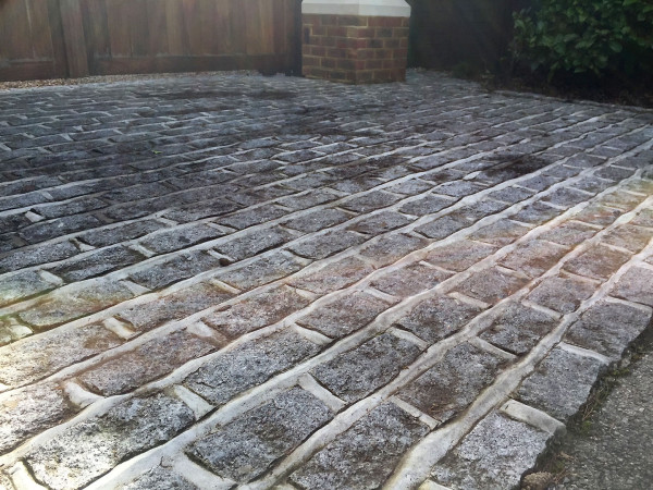 53-wentworth-landscaping-granite-cobble-sett-courtyard-installation