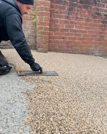 wentworth landscaping resin bound driveway trowel finishing