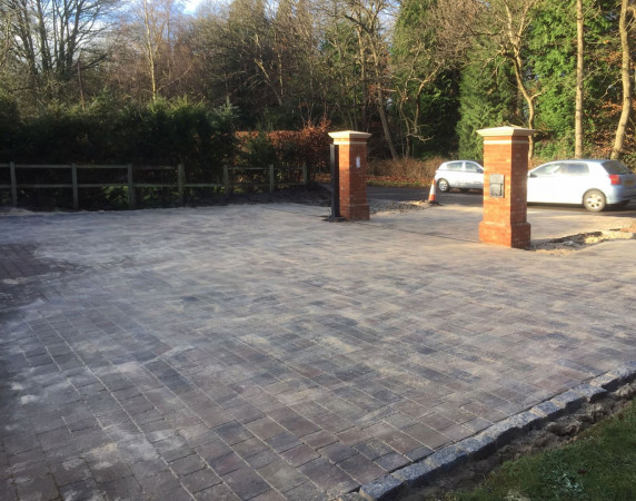 Landscaping, Garden Design, Fencing, Driveways, Paving, Lawns, Planting, Plants, Tress, Shrubs